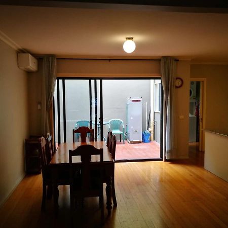 Moonee Valley Views Aparthotel Melbourne Exterior photo